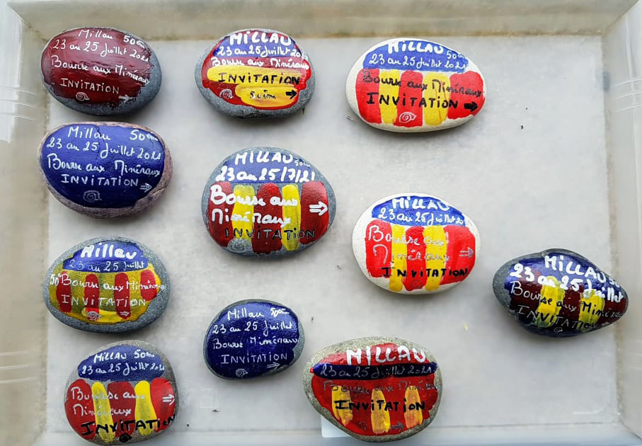 millau bourses mineraux fossiles galets 01