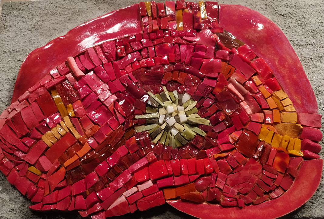 Peyre. Pascale Rivière expose à l’église troglodytique 4 peyre exposition pascale riviere 03