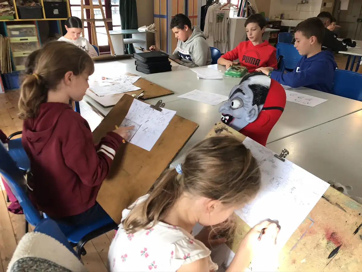 Millau. Des vacances de Noël artistiques au Vieux Moulin 3 millau ateliers vieux moulin 03