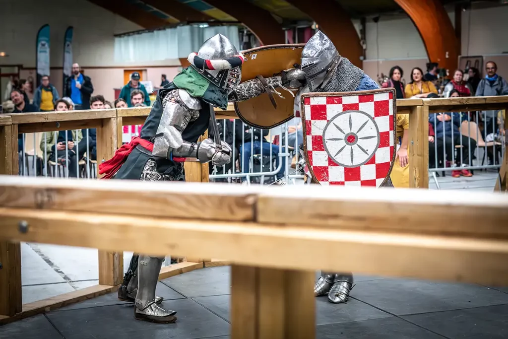 Lion d’Acier 2025 : Millau accueille le plus prestigieux tournoi de béhourd en duel d’Europe 2 millau behourd lion acier 12