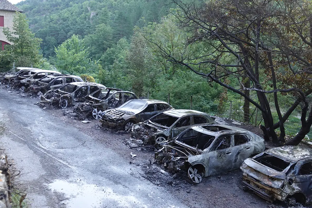 Mostuéjouls. L’Hôtel de La Muse en flammes après plusieurs départs de feu suspects 3 mostuejouls incendie hotel muse 1