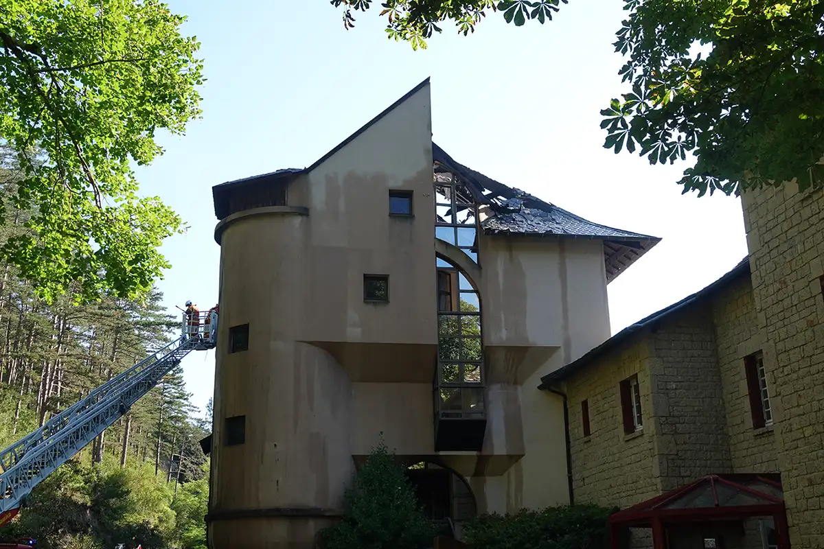 Mostuéjouls. L’Hôtel de La Muse en flammes après plusieurs départs de feu suspects 5 mostuejouls incendie hotel muse 6