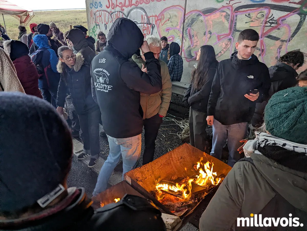 la cavalerie a 75 blocage agriculteurs 20 12 2025 05