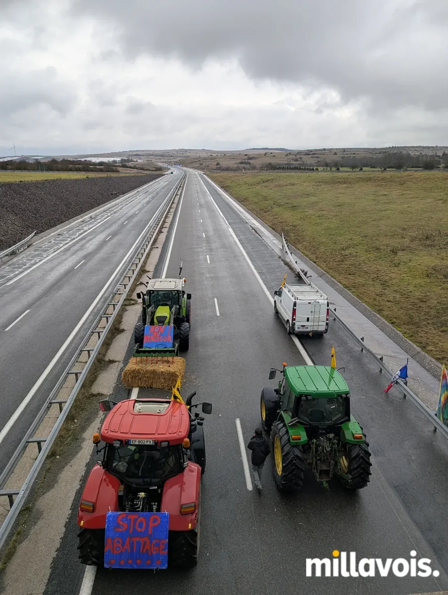 la cavalerie a 75 blocage agriculteurs 20 12 2025 06