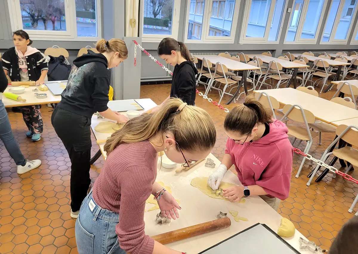 Millau. « Frohe Weihnachten » au collège Marcel Aymard 5 millau college marcel aymard allemand 7