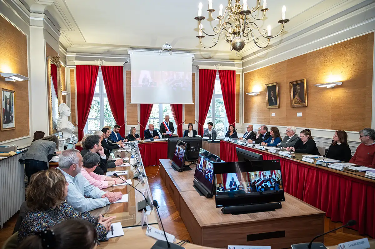 Millau. La nouvelle équipe municipale est officiellement en place 45 conseil 2