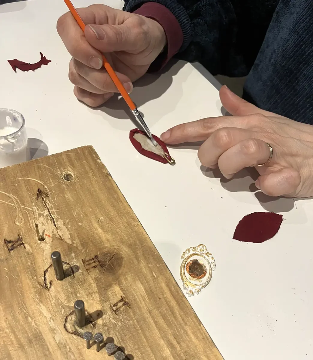 Au Musée de Millau, les bijoux de l’Antiquité inspirent les créatrices d’un jour 6 musee millau atelier bijoux antiquite 2