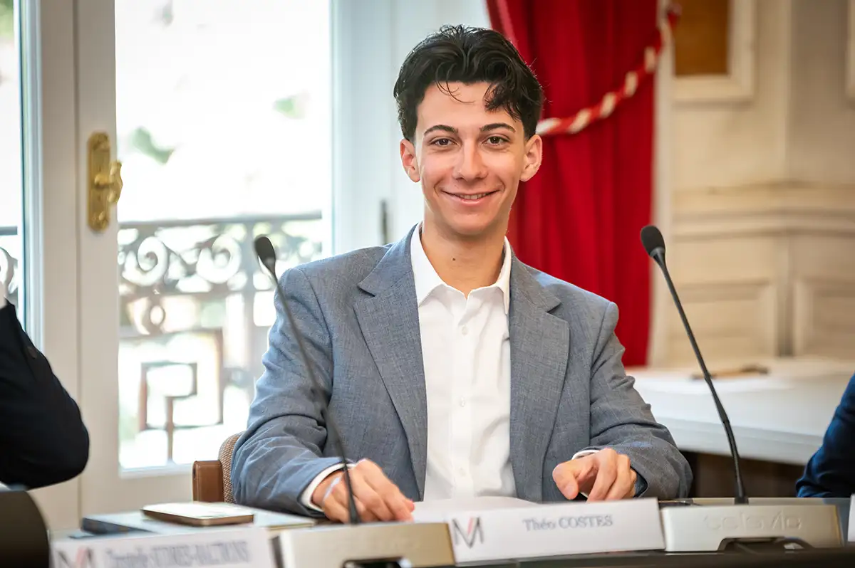 Millau. La nouvelle équipe municipale est officiellement en place 11 theo costes